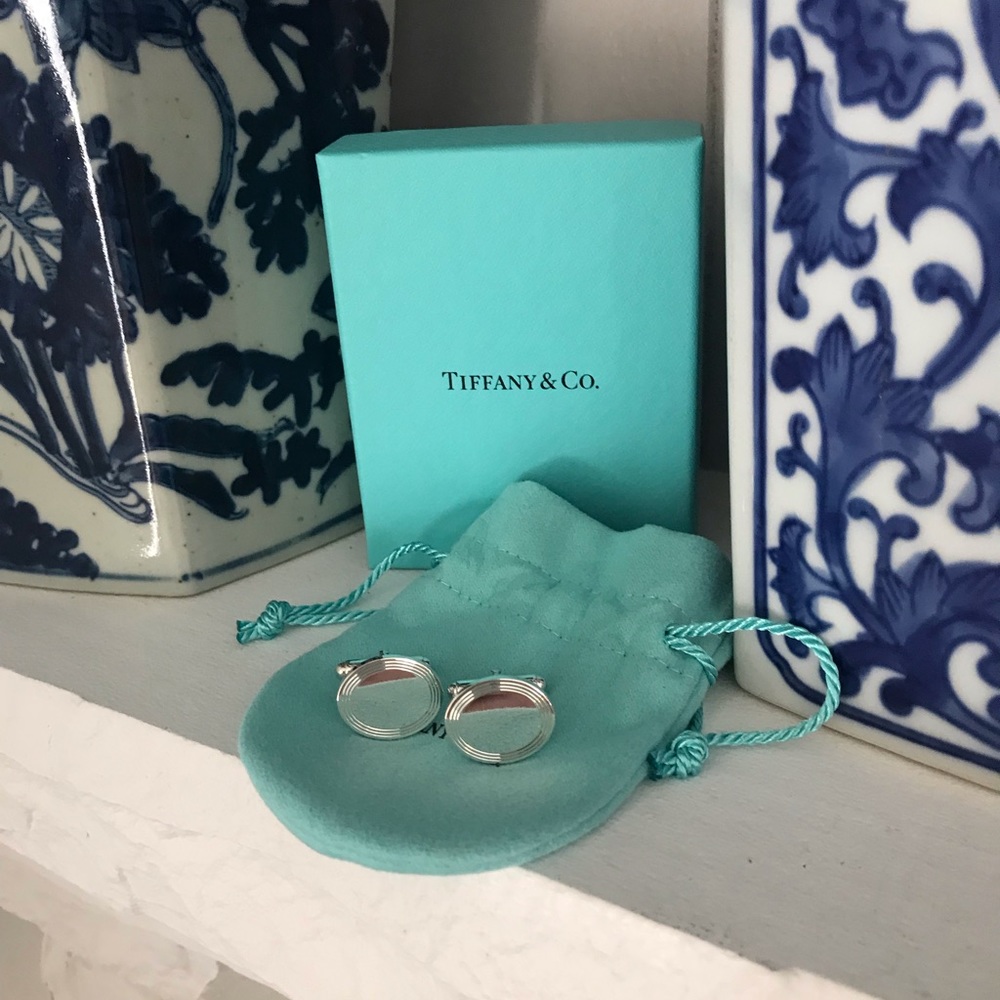 NWT AUTH Tiffany & Co Engine-Turned oval cuff links